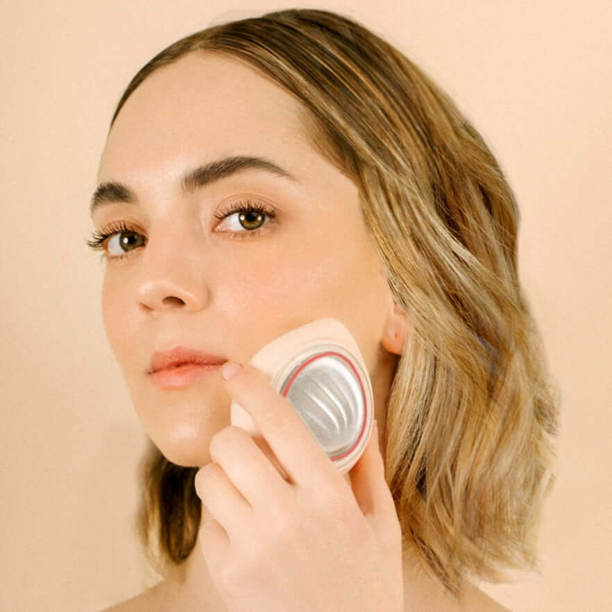 Hadaka Illumen LED Light Therapy Beauty Device - Gentle Skin Essentials