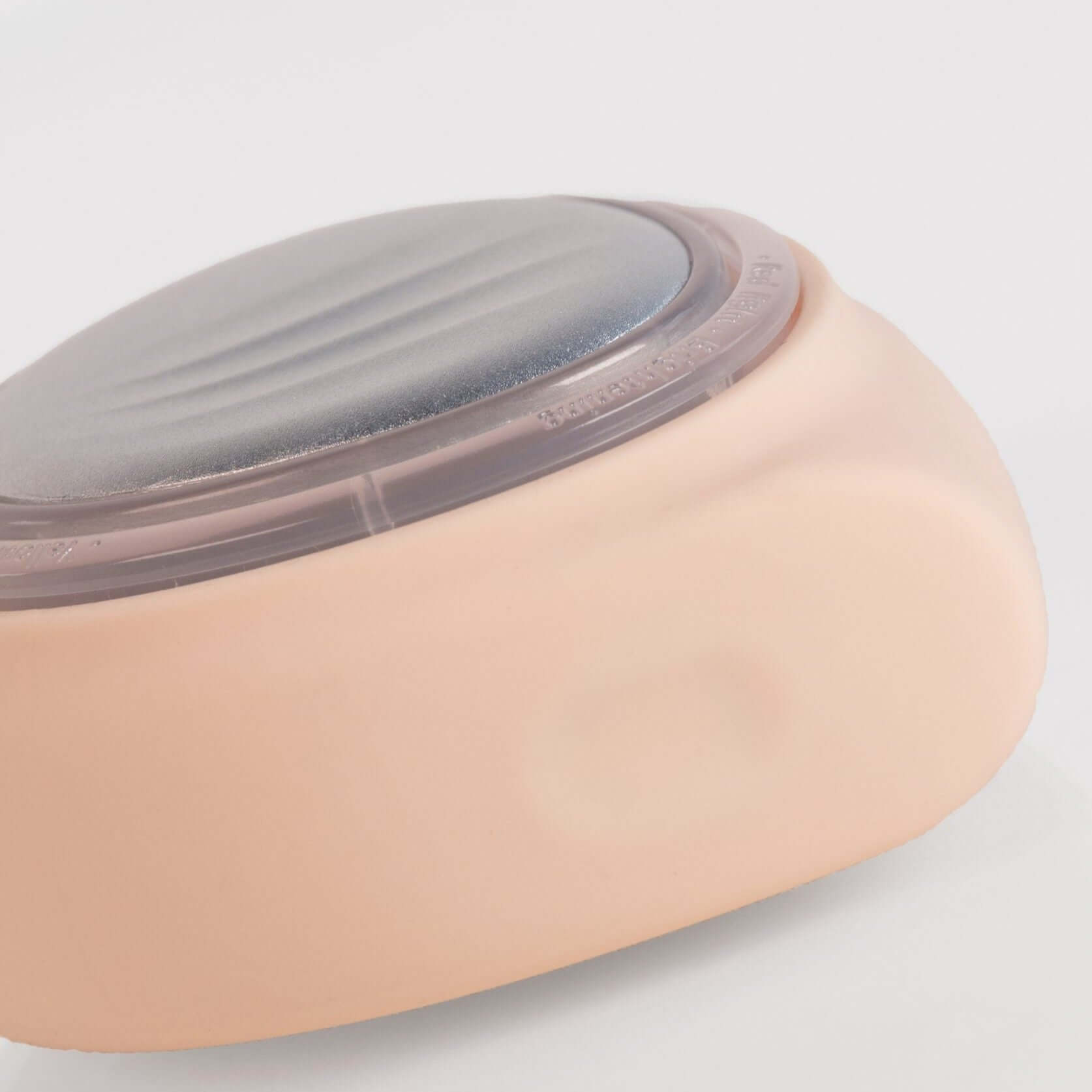 Hadaka Illumen LED Light Therapy Beauty Device - Gentle Skin Essentials